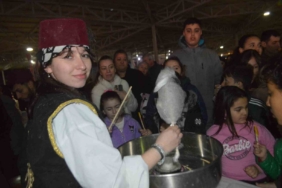 Ayvalık’ta Büyükşehir’in iftarına yoğun katılım