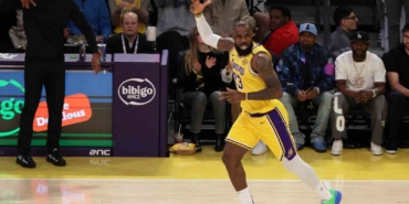 LeBron James, NBA’de 50 bin sayı barajını geçen ilk isim oldu