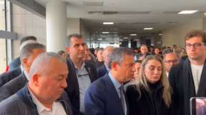 CHP Genel Başkanı Özel’den İmamoğlu kararına ilk yorum: "Kayyum ihtimalinin ortadan kalkması yönüyle önemli"