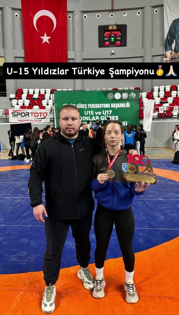 Kepsutlu güreşçi Yağmur Emir Türkiye şampiyonu