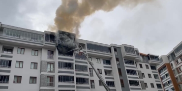 Yangında can pazarı, mahsur kalanlar tek tek kurtarıldı