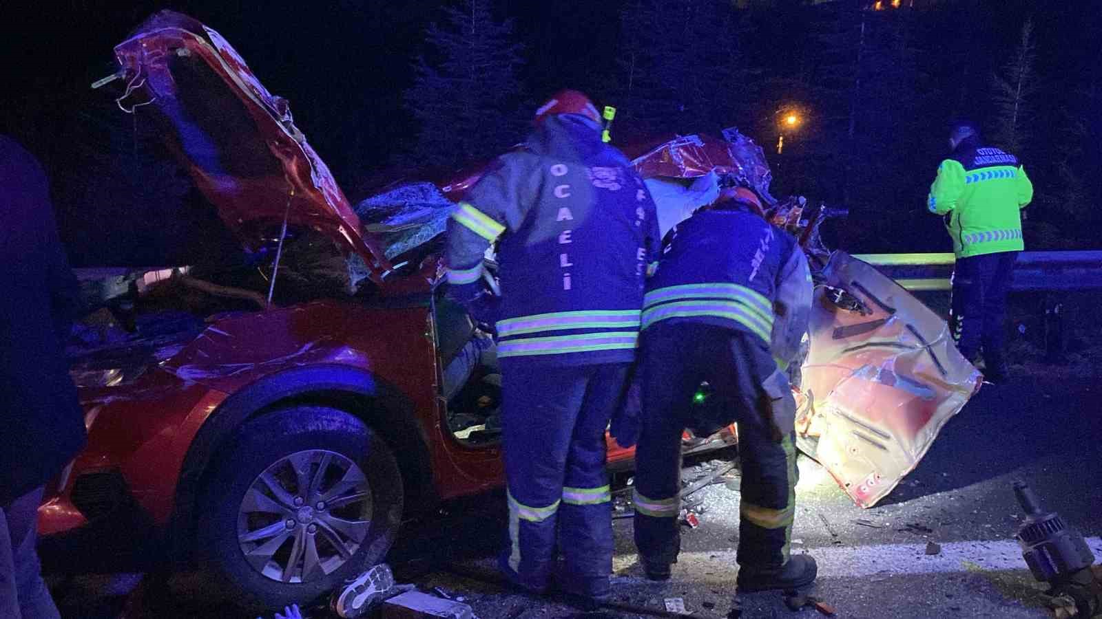 TEM’de feci kaza: 2 ölü, 4 yaralı