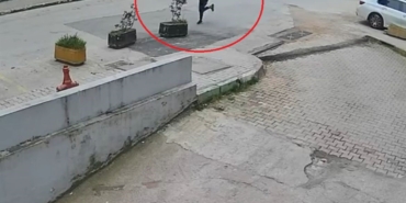 Bursa’da bir kişinin yaralandığı silahlı saldırı anı kamerada