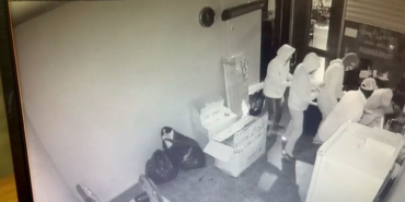 Fatih’te dükkandaki para dolu kasayı böyle çaldılar