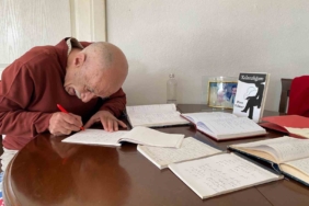 Engelleri kalemiyle aştı