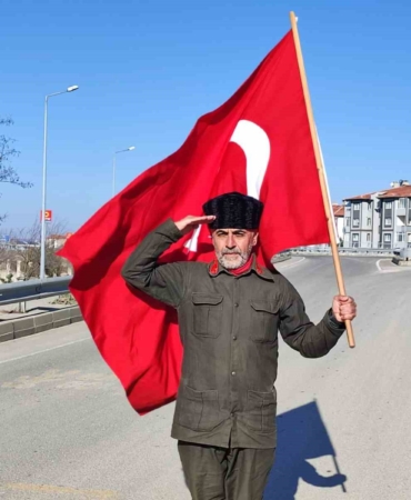 Şehitler için çıktığı yürüyüşte Keşan’a ulaştı