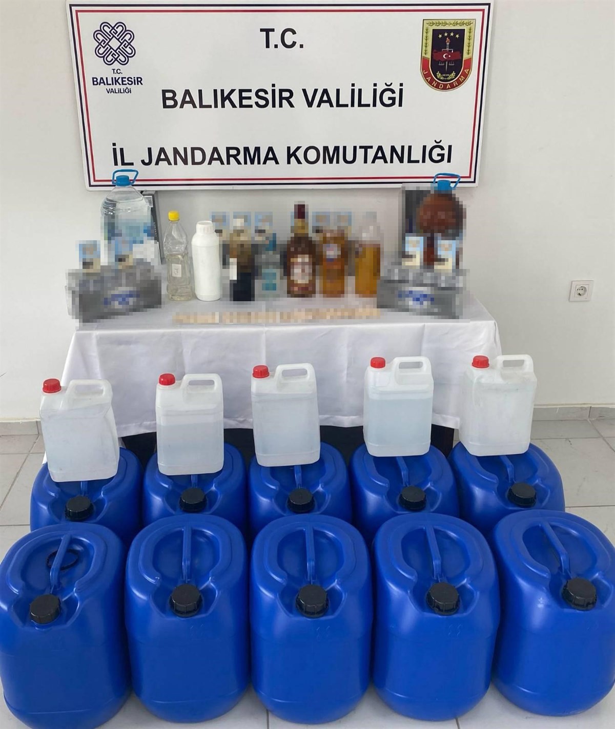 Balıkesir’de kaçak alkol ve sigara operasyonu: 1 şüpheli yakalandı