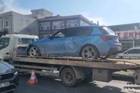 Esenyurt’ta refüje çarpan araç ters döndü: Sürücü yara almadan kurtuldu