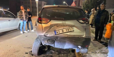 Babasının arabasını kaçıran çocuk mahalleyi savaş alanına çevirdi