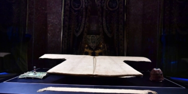 Kutsal emanetlerden Hırka-i Şerif ziyarete açıldı