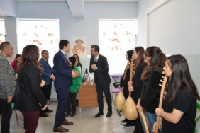 Müzik sınıfı açılışı katılımcılardan büyük ilgi gördü