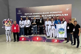 Büyükşehir’in taekwondo takımı Antalya’da doludizgin