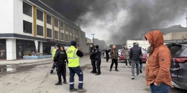 Sakarya’da mobilyacılar çarşısında yangın