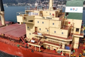 Odessa’da saldırıya uğrayan yük gemisi İstanbul Boğazı’ndan geçti