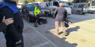 Gönen’de kaldırım ve park alanları işgallerine denetim