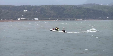 Şiddetli rüzgar kanoyu alabora etti: Göle düşen 5 kişi kurtarıldı, 2 kişi kayıp