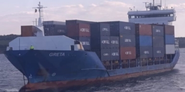 Çanakkale Boğazı’nda makine arızası yapan konteyner gemisi Karanlık Liman’a demirletildi