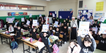 Sultangazi’deki okullarda "Çat Kapı Tiyatro" sürprizi