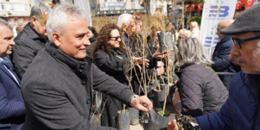 Edremit Belediyesi’nden Orman Haftası’nda ücretsiz fidan dağıtımı