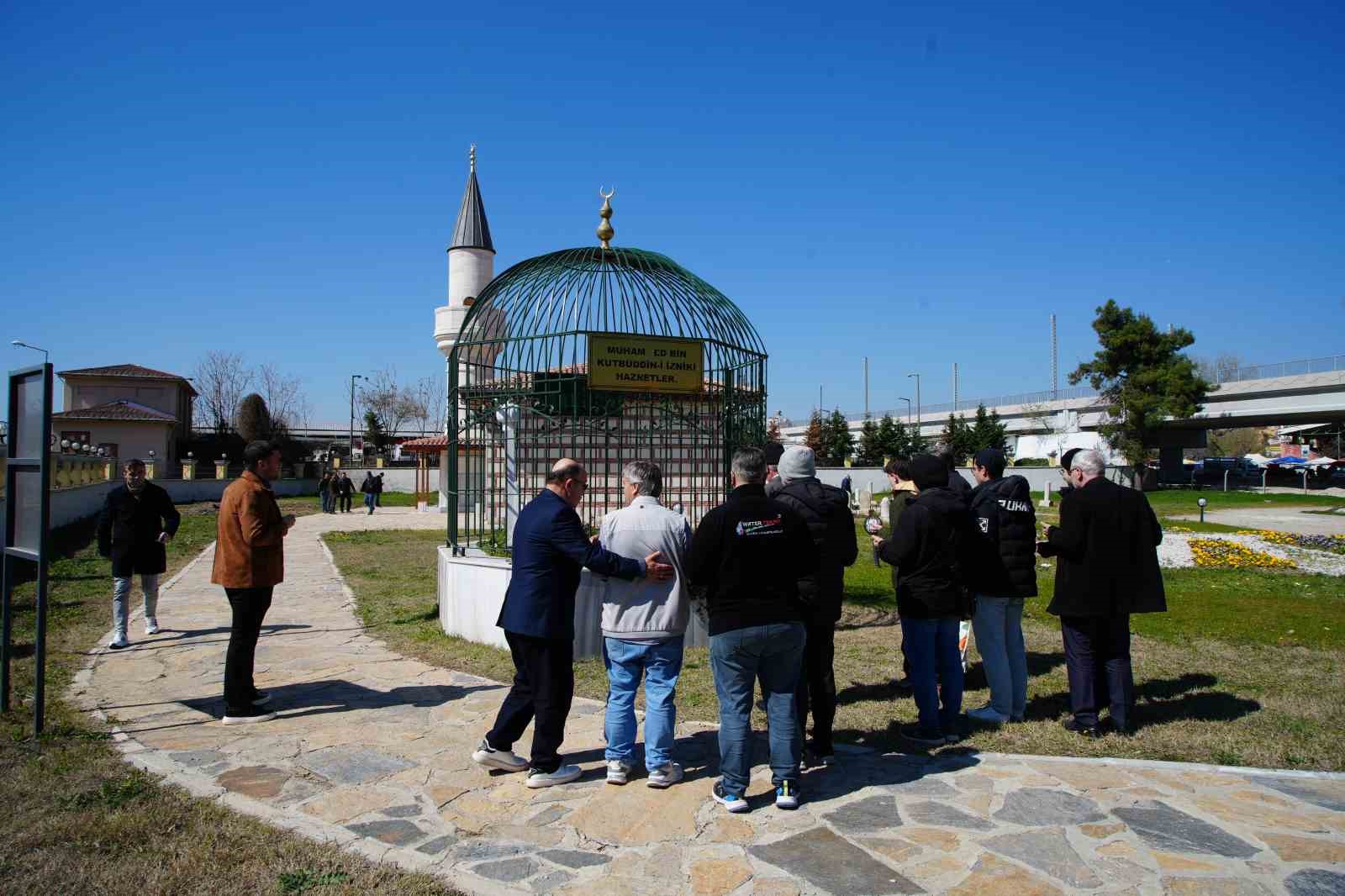 Edirne’de gün yüzüne çıkarılan Muhammed Bin Kutbüddîn İznîkî Hazretlerinin türbesine ziyaretçi akını
