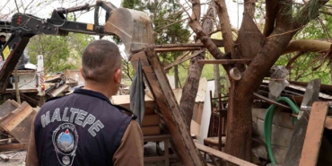Maltepe’de dere yatağındaki kaçak yapılaşmalar yıkıldı