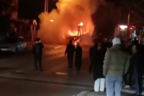 Arızalanan minibüs alev topuna döndü