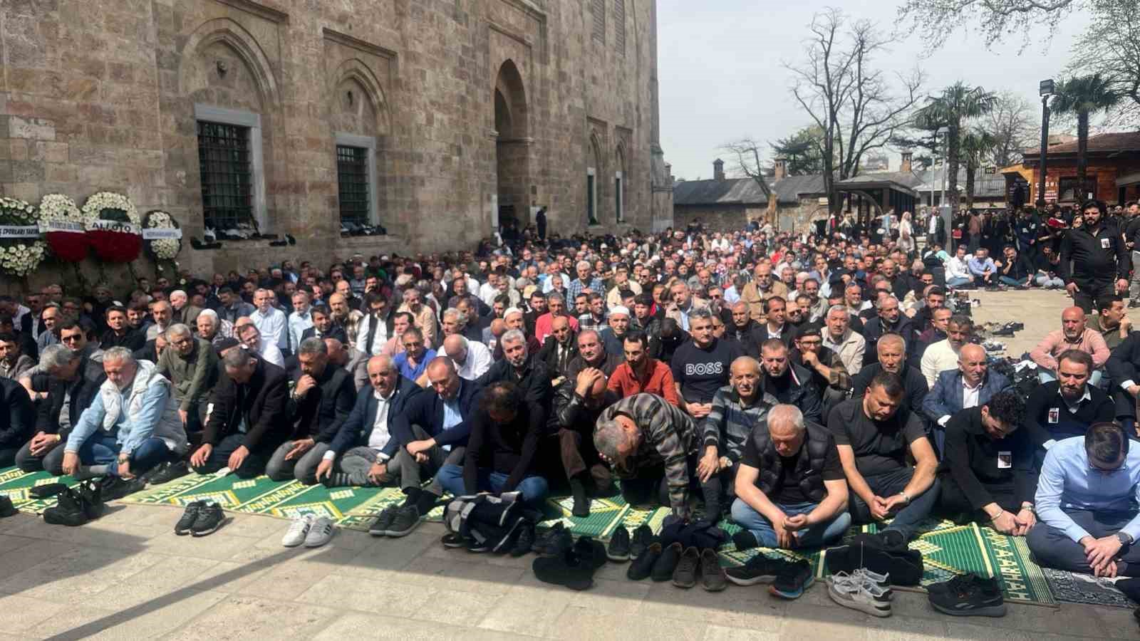 Ramazanın son cumasında Ulucami doldu taştı