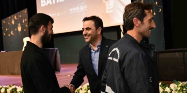 Başkan Özlü mesai arkadaşlarıyla bayramlaştı