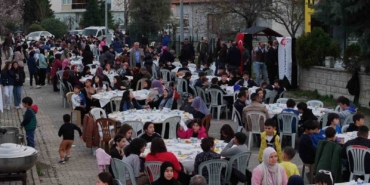Sındırgı’da yaklaşık bin çocuk iftar yaptı