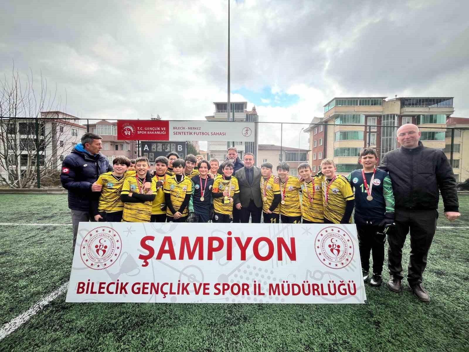 Küçükler Futbol İl Turnuvasının şampiyonu Edebali Ortaokulu oldu