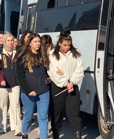 Sahte bungalov ilanıyla 120 milyonluk vurgun yapan 30 şüpheliden 22’si tutuklandı