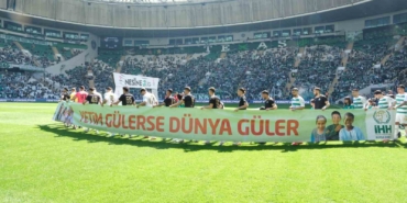 Bursaspor yetim çocuklarla el ele