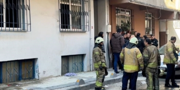 Bağcılar’da çıkan yangında yatağa bağımlı bir kişi hayatını kaybetti