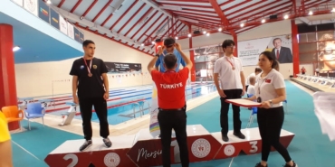 Sakaryalı yüzücüden gururlandıran başarı