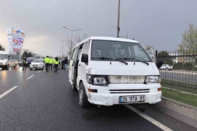 Bursa’da 3 aracın karıştığı kazada 4 kişi yaralandı
