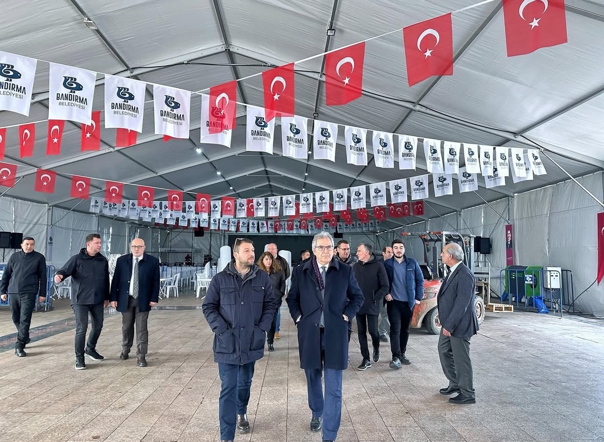 Bandırma Belediyesi iftar çadırı kurdu