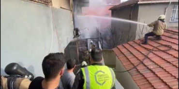 Beyoğlu’nda 4 katlı binada korkutan yangın