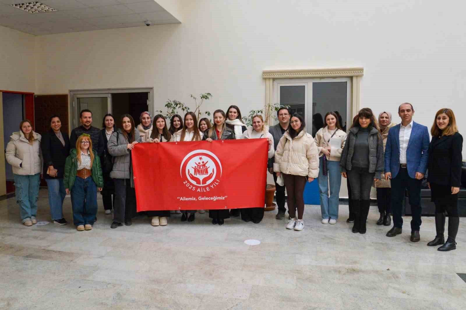 BŞEÜ’de ‘Aile Yılı Söyleşileri’