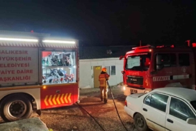 Konut inşaatı yangınında işçileri Allah korudu