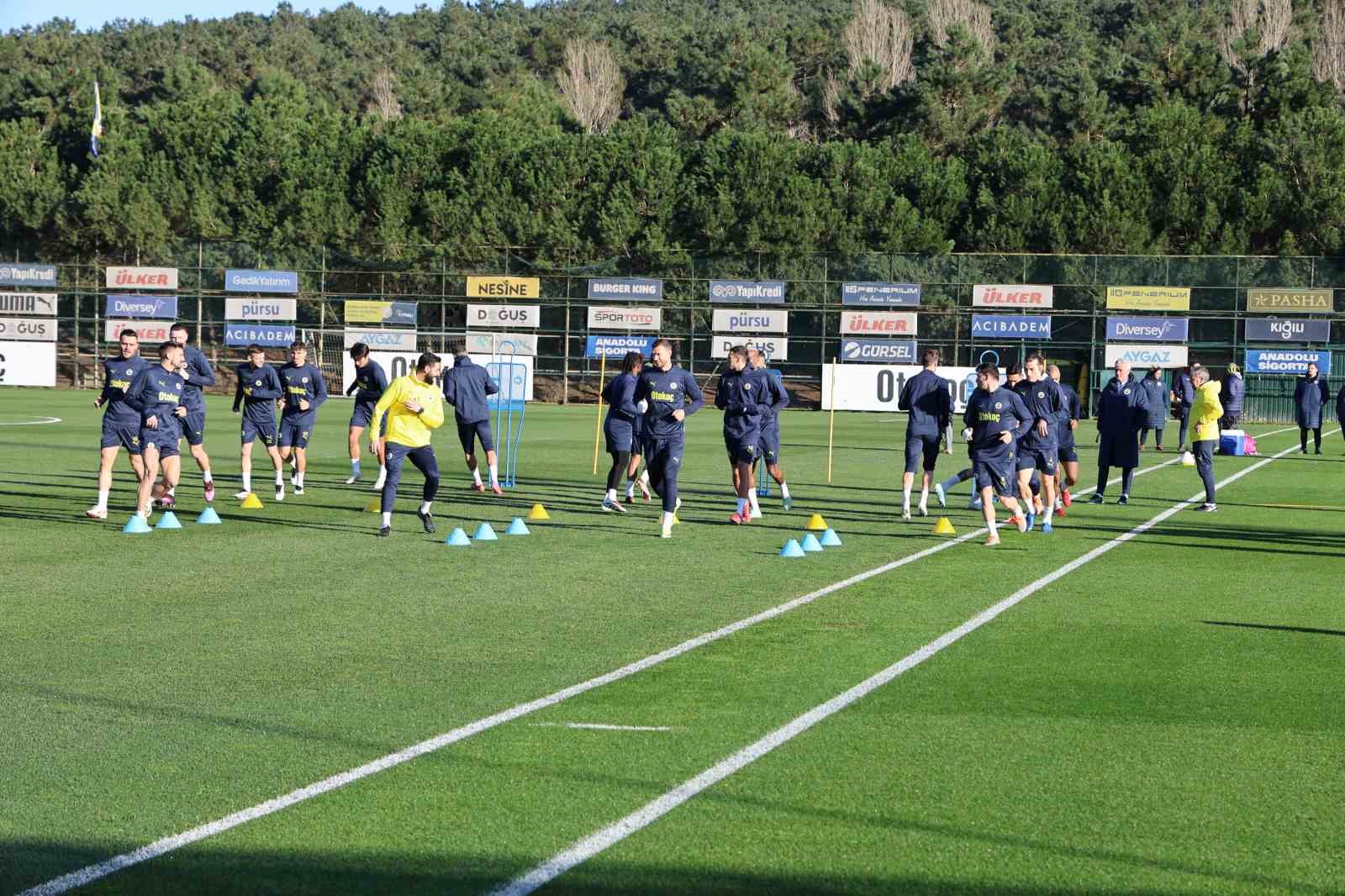 Fenerbahçe, Rangers maçı hazırlıklarını tamamladı