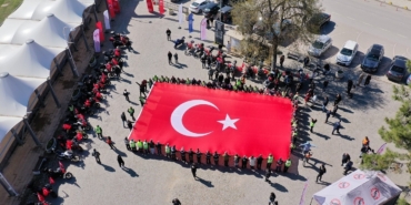 Motosikletçiler Ertuğrul Gazi Türbesi’nden aldıkları toprağı Çanakkale’ye götürmek üzere yola çıktı