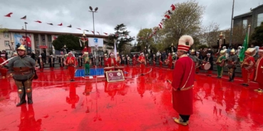 Çanakkale Deniz Zaferi’nin 110. yıl dönümü kutlamalarında mehteran gösterisi
