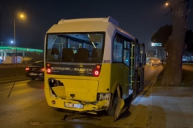 Otomobil minibüse çarptı: 10 yaralı