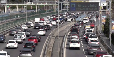 Bayramın ikinci gününde İstanbul’da trafik yoğunluğu yaşanıyor