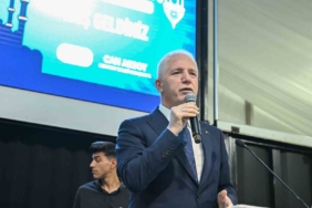 İstanbul Valisi Davut Gül, Esenyurtlularla iftar sofrasında bir araya geldi