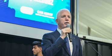 İstanbul Valisi Davut Gül, Esenyurtlularla iftar sofrasında bir araya geldi