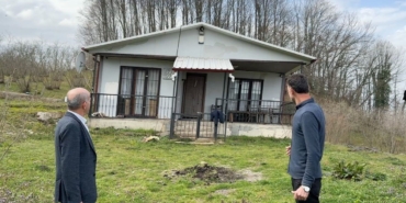 Toprak altından akan su ve taş ocağı bu mahalleyi parça parça yok ediyor