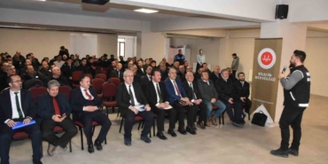 Din görevlilerine ‘Bağımlılıkla Mücadele’ konulu sunum yapıldı