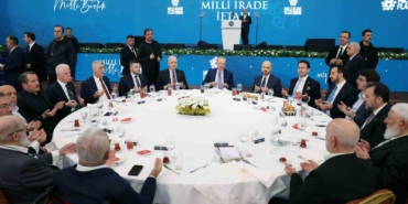 Cumhurbaşkanı Erdoğan: "Cumhuriyeti kurmakla övünen bir partinin genel başkanı çıkıyor resmen siyasi mandacılık talep ediyor"