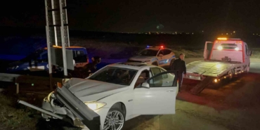 Polisten kaçarken kaza yaptı, paylaşımı dikkat çekti: "Alkollüyken araç kullanmayın, polisten kaçmayın"